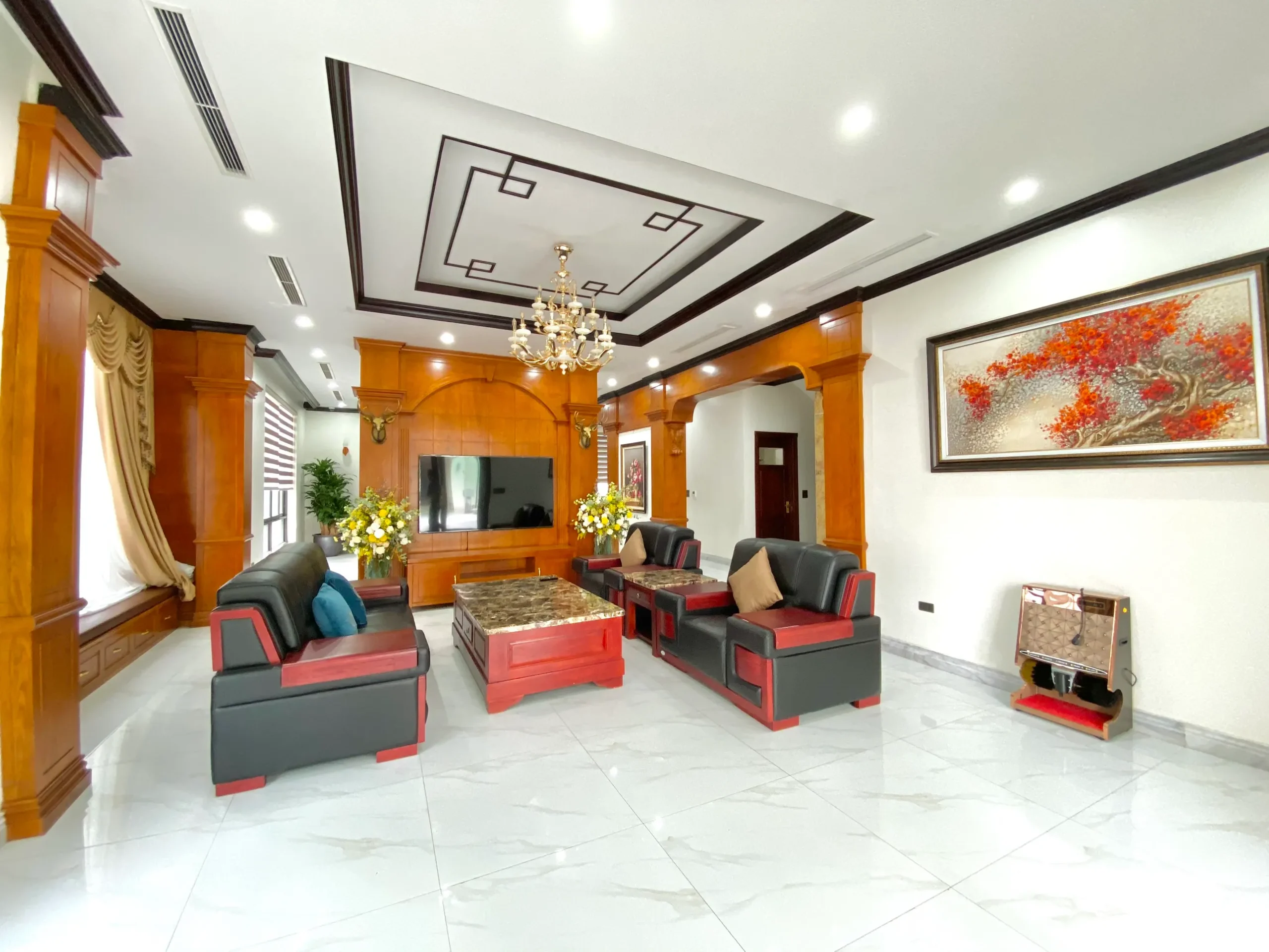 1650276894-tt2-16-beverly-hill-ha-long1