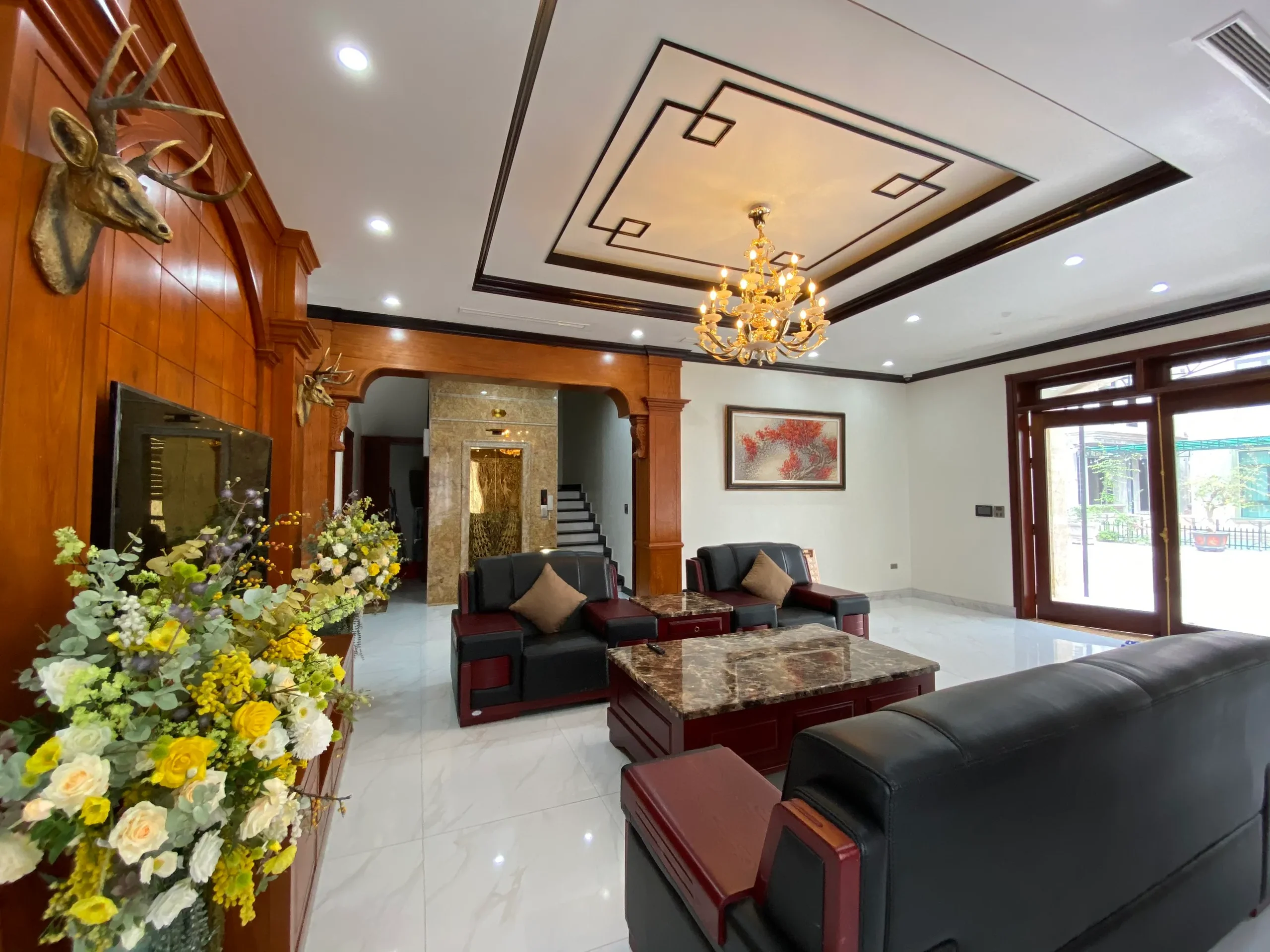 1650276894-tt2-16-beverly-hill-ha-long16
