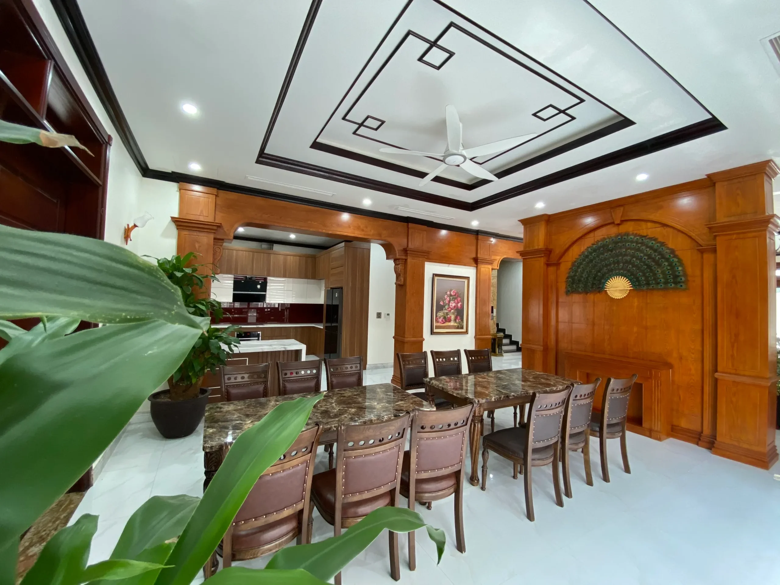1650276894-tt2-16-beverly-hill-ha-long9